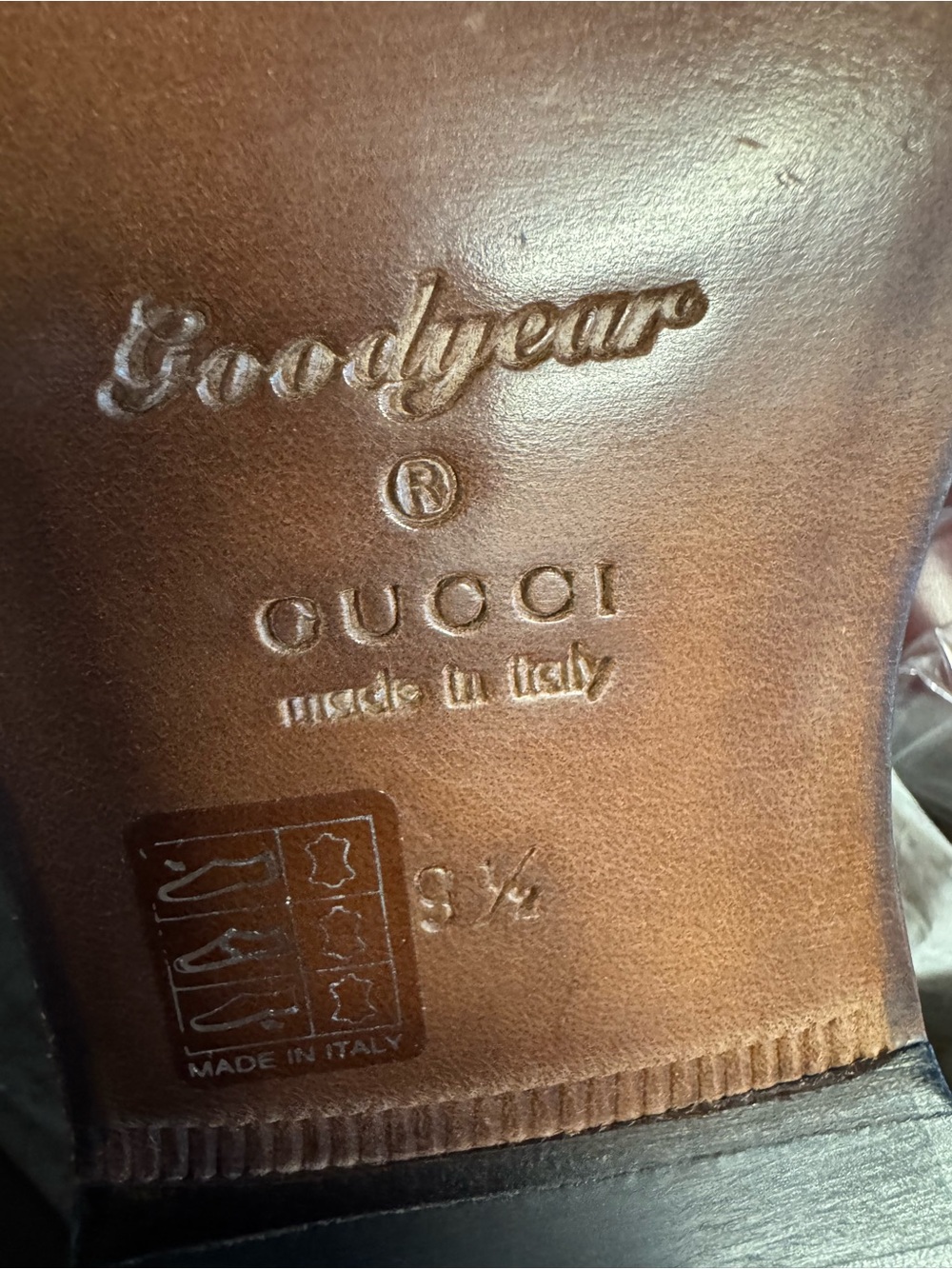 Gucci Men's Burgundy Leather Derby Shoes - Picture 2 of 7